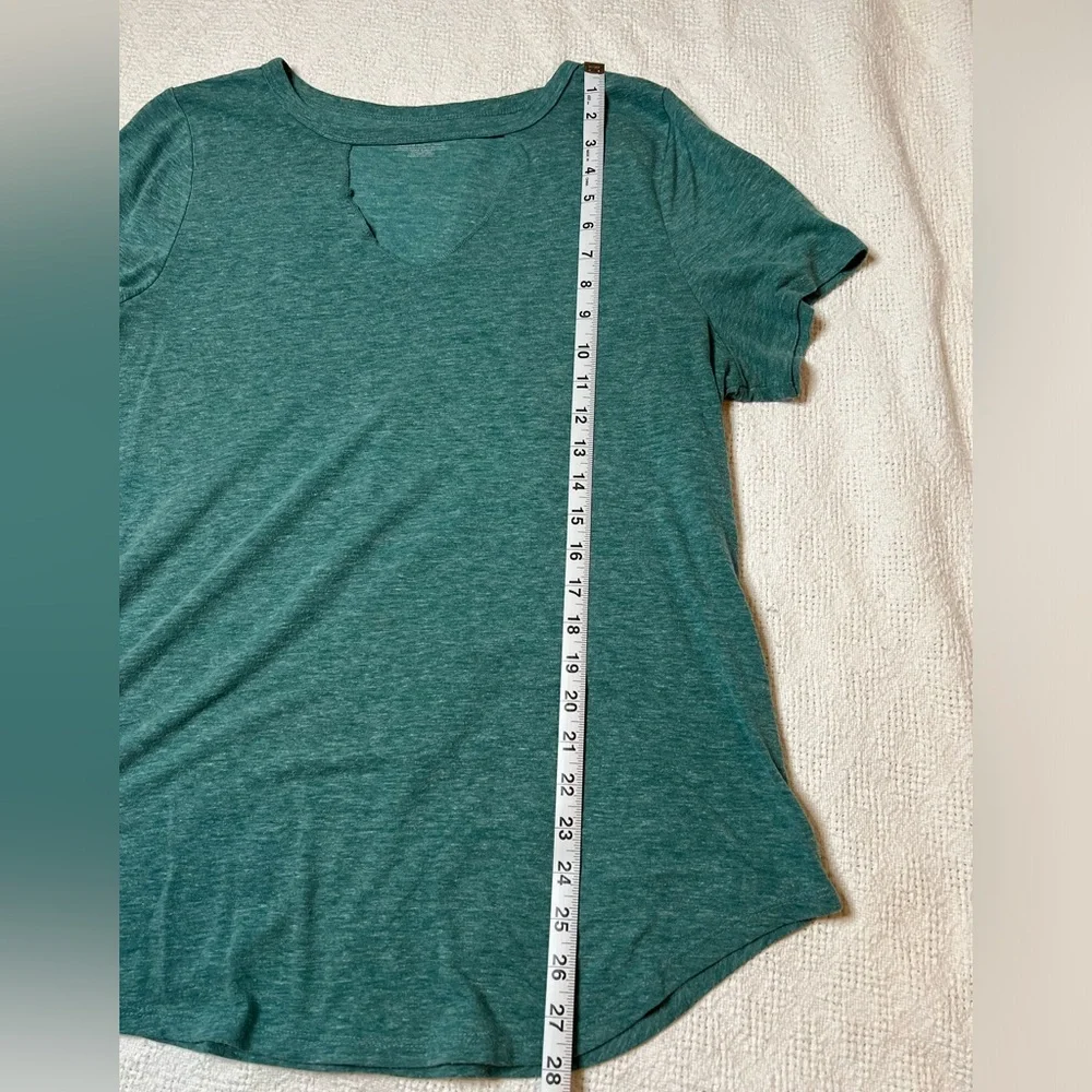 Women's Top - Picture 4 of 5